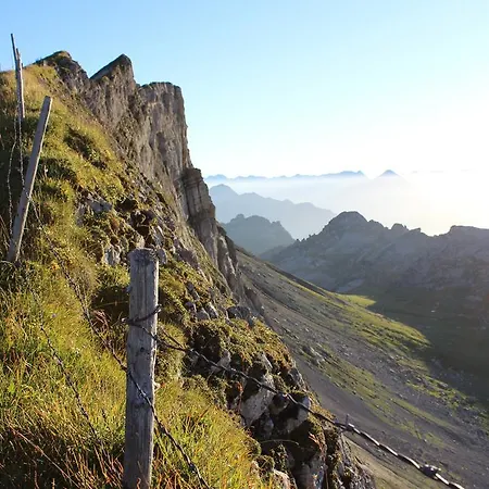 Berghaus Manndlenen- Weberhutte *
