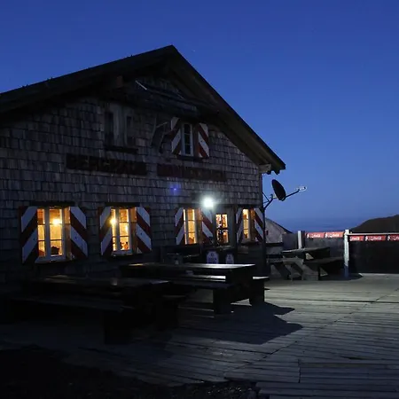 Vandrarhem Berghaus Manndlenen- Weberhutte *
